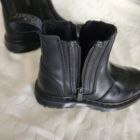 Dr. Martens 2976 Alyson WinterGrip Zip Chelsea Boots Black Leather Faux Fur US 5 - Picture 12 of 16